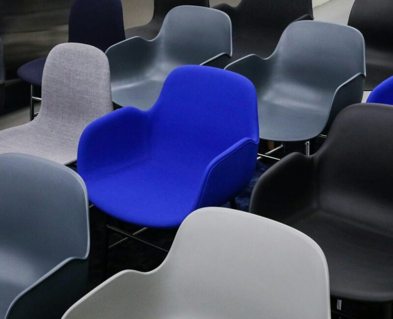 closeup photo of empty gang chair